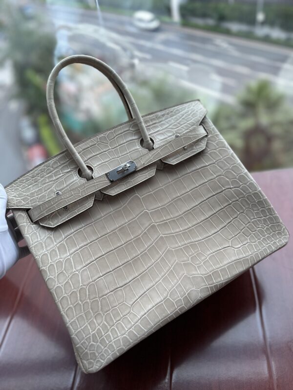 Birkin 35 in Craie Shiny Niloticus Crocodile