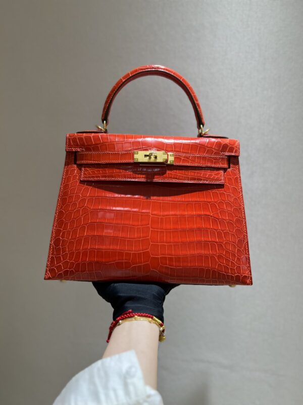 Kelly 28 Bags in Shiny Niloticus Crocodile