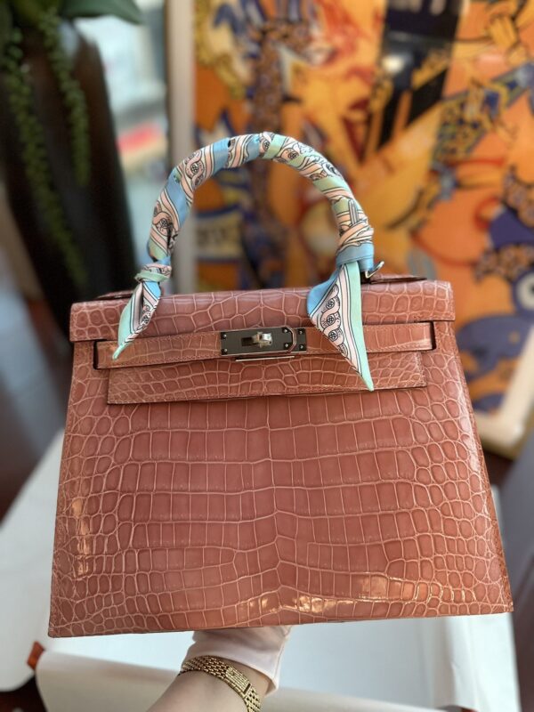 Kelly 28 in Rose Sakura Shiny Niloticus Crocodile