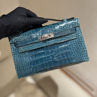 Kelly Pochette Bags in Shiny Alligator