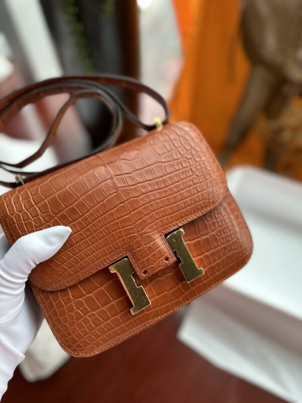 Constance 18 in Golden Brown Matte Alligator