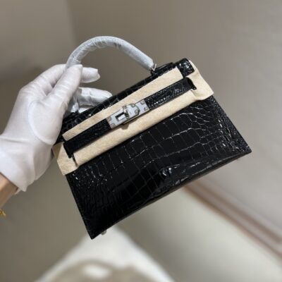 Mini Kelly in Noir Shiny Alligator PHW