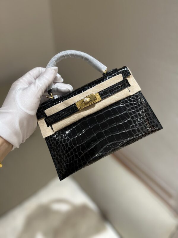 Mini Kelly in Noir Shiny Alligator GHW