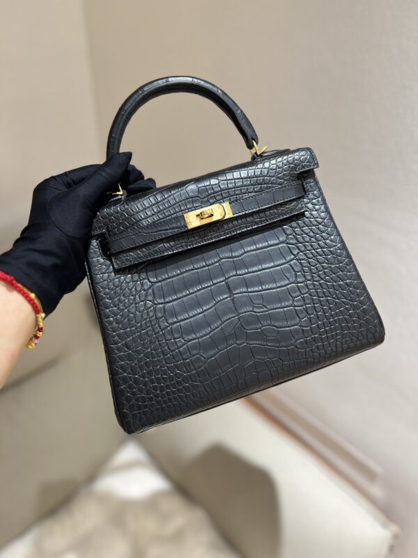 Kelly 25 in Graphite Matte Alligator