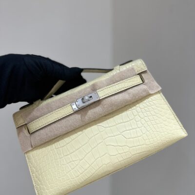 Kelly Pochette in Vanille Matte Alligator PHW