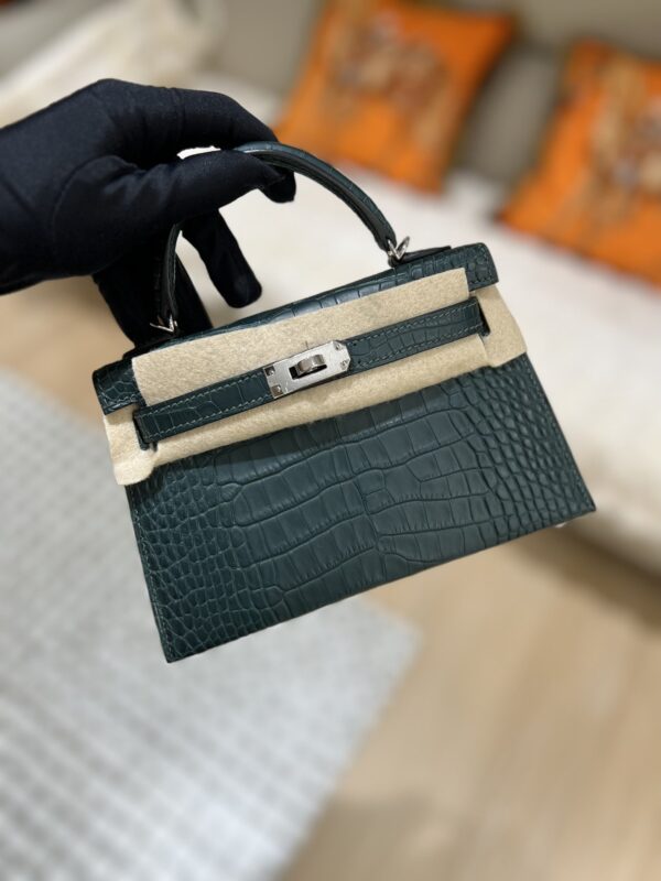 Mini Kelly Bags in Matte Alligator