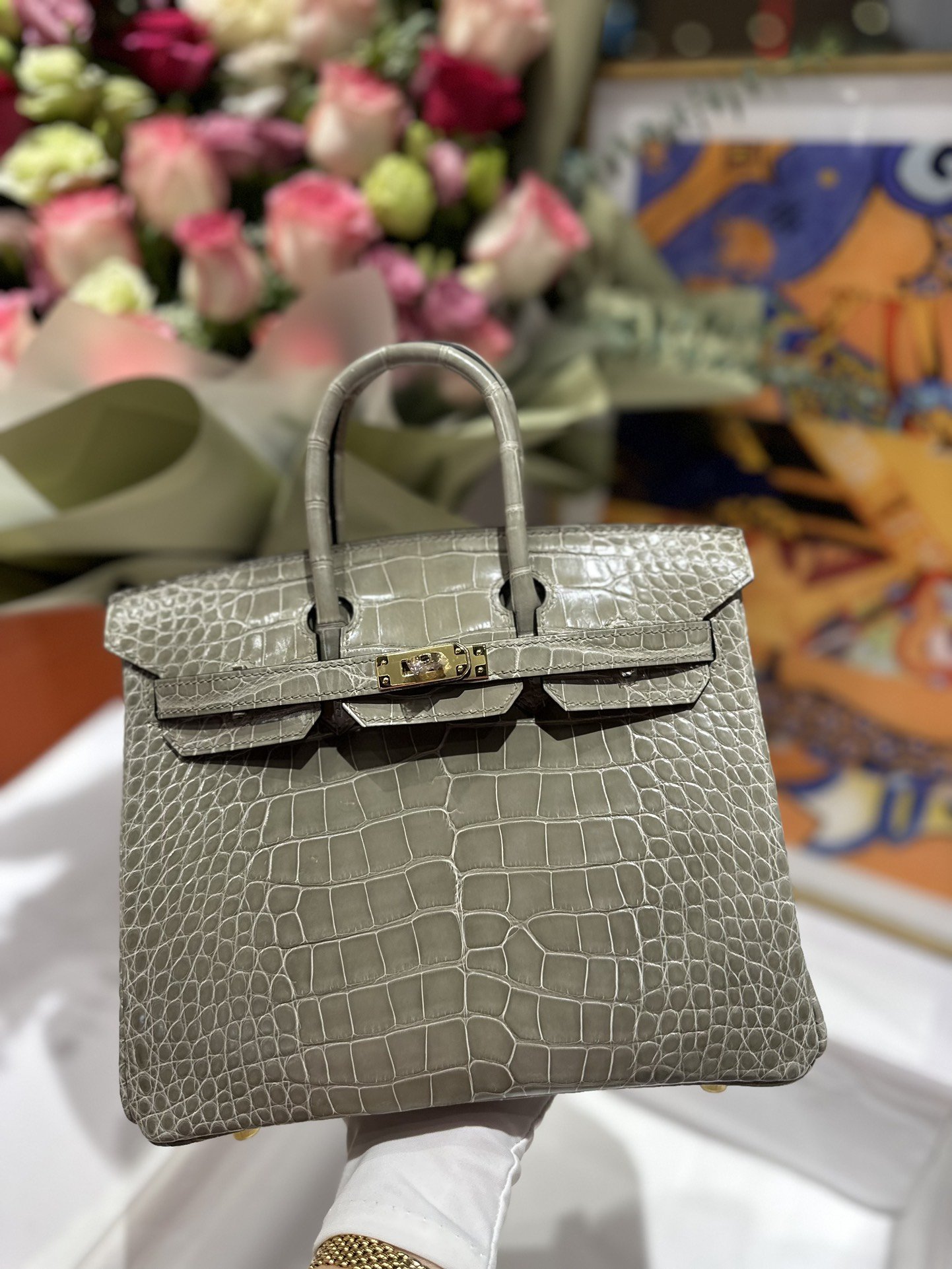 1000017023.jpg Birkin 25 in Gris Tourterelle Shiny Alligator GHW - Image 1