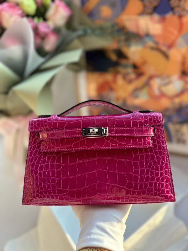 Kelly Pochette in Rose Scheherazade Shiny Alligator