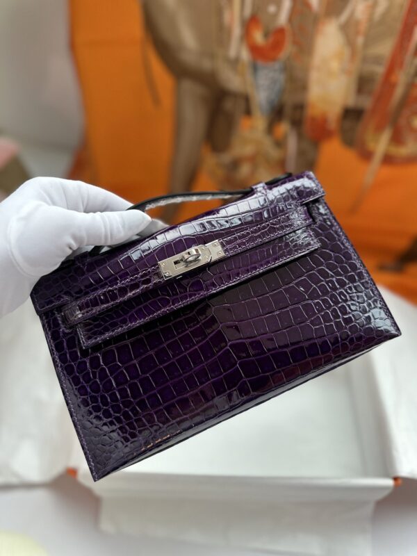 Kelly Pochette in Cassis Porosus Crocodile