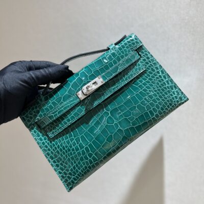 Kelly Pochette in Emerald Green Shiny Alligator