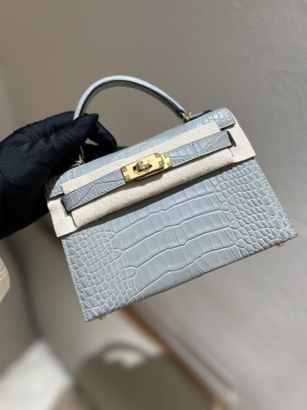 Mini Kelly in Gris Perle Matte Alligator