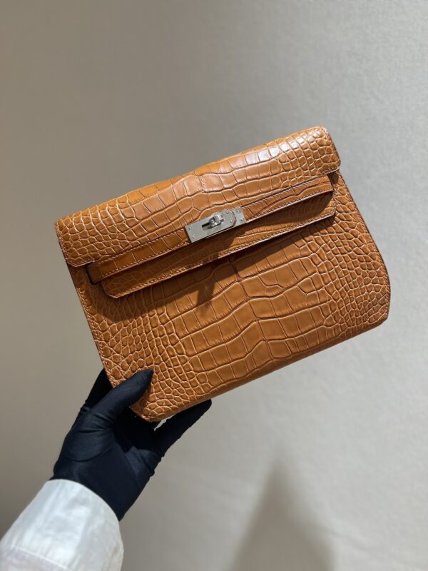 Kelly Depeche in Golden Brown Matte Alligator