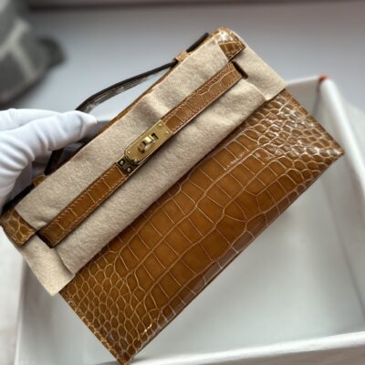 Kelly Pochette in Ficelle Shiny Alligator GHW