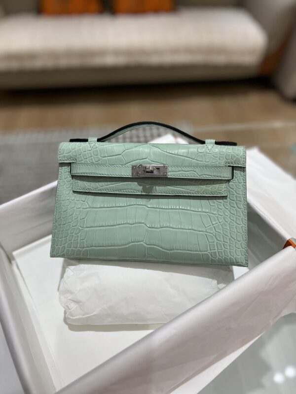 Kelly Pochette in Menthe Matte Alligator