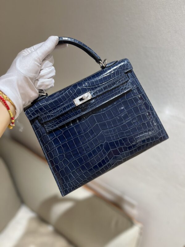 Kelly 25 in Blue Sapphire Shiny Niloticus Crocodile