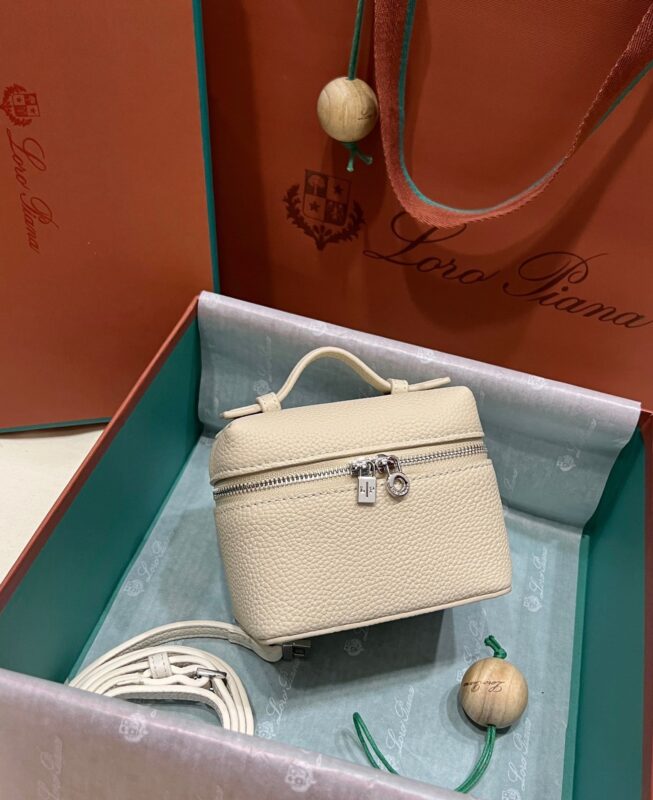 Loro Piana Extra Pocket Pouch L11.5