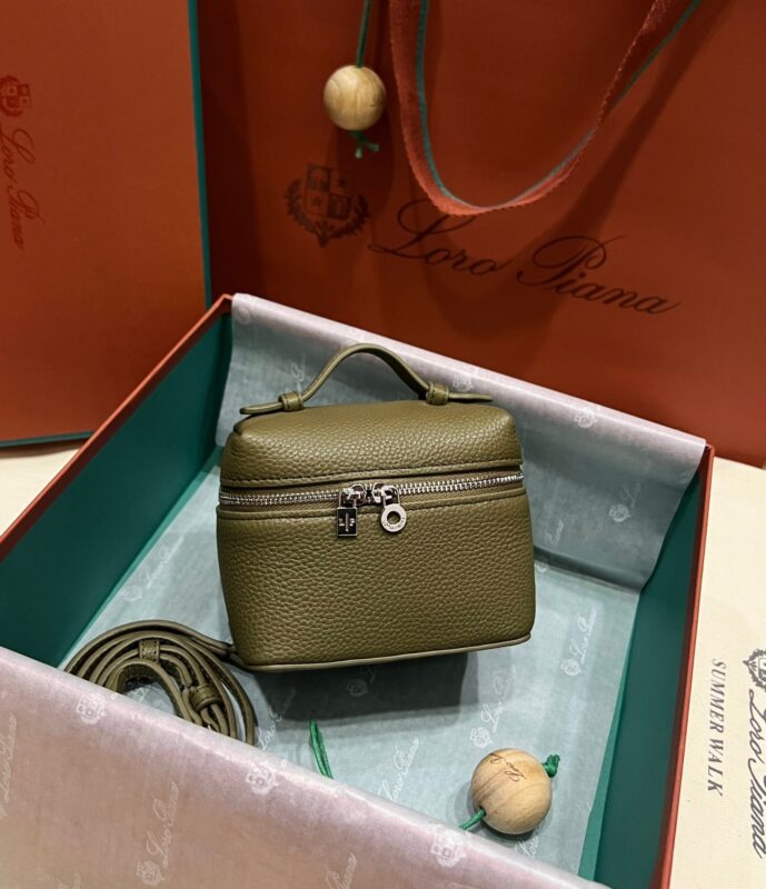 Loro Piana Extra Pocket Pouch L11.5