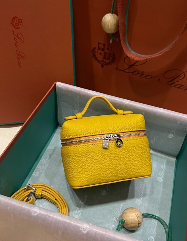 Loro Piana Extra Pocket Pouch L11.5