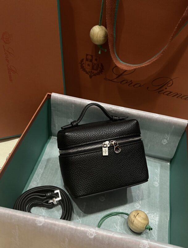 Loro Piana Extra Pocket Pouch L11.5