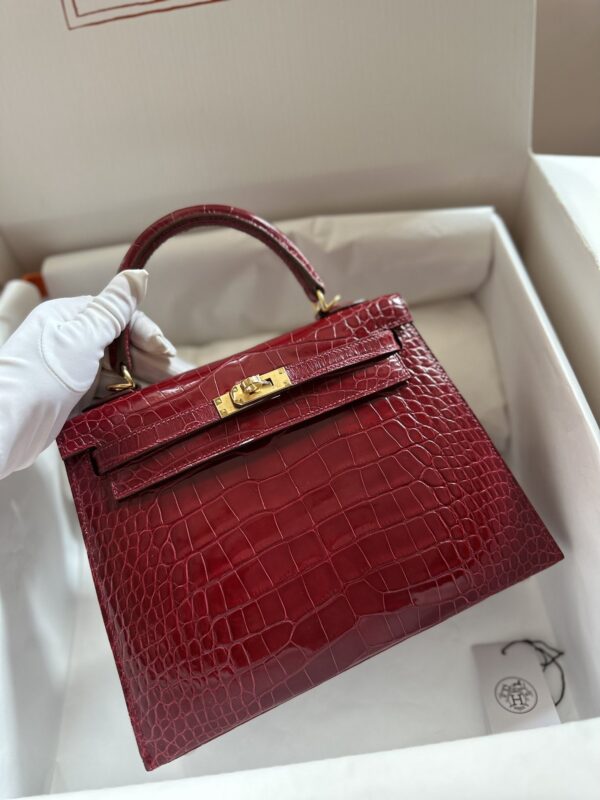 Kelly 25 in Shiny Alligator