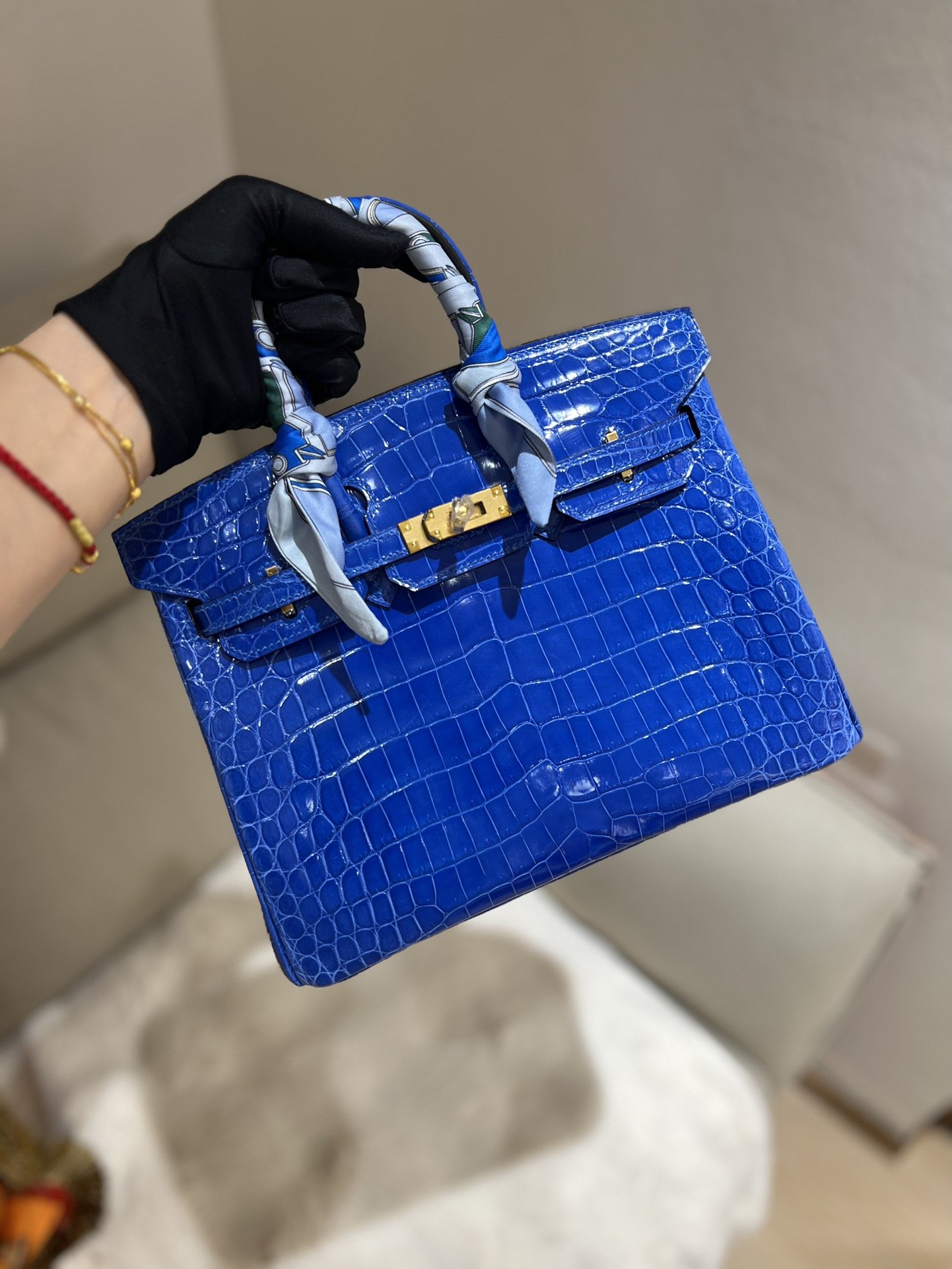 10778.jpg Birkin 25 in Bleu Electrique Shiny Nile Crocodile - Image 1