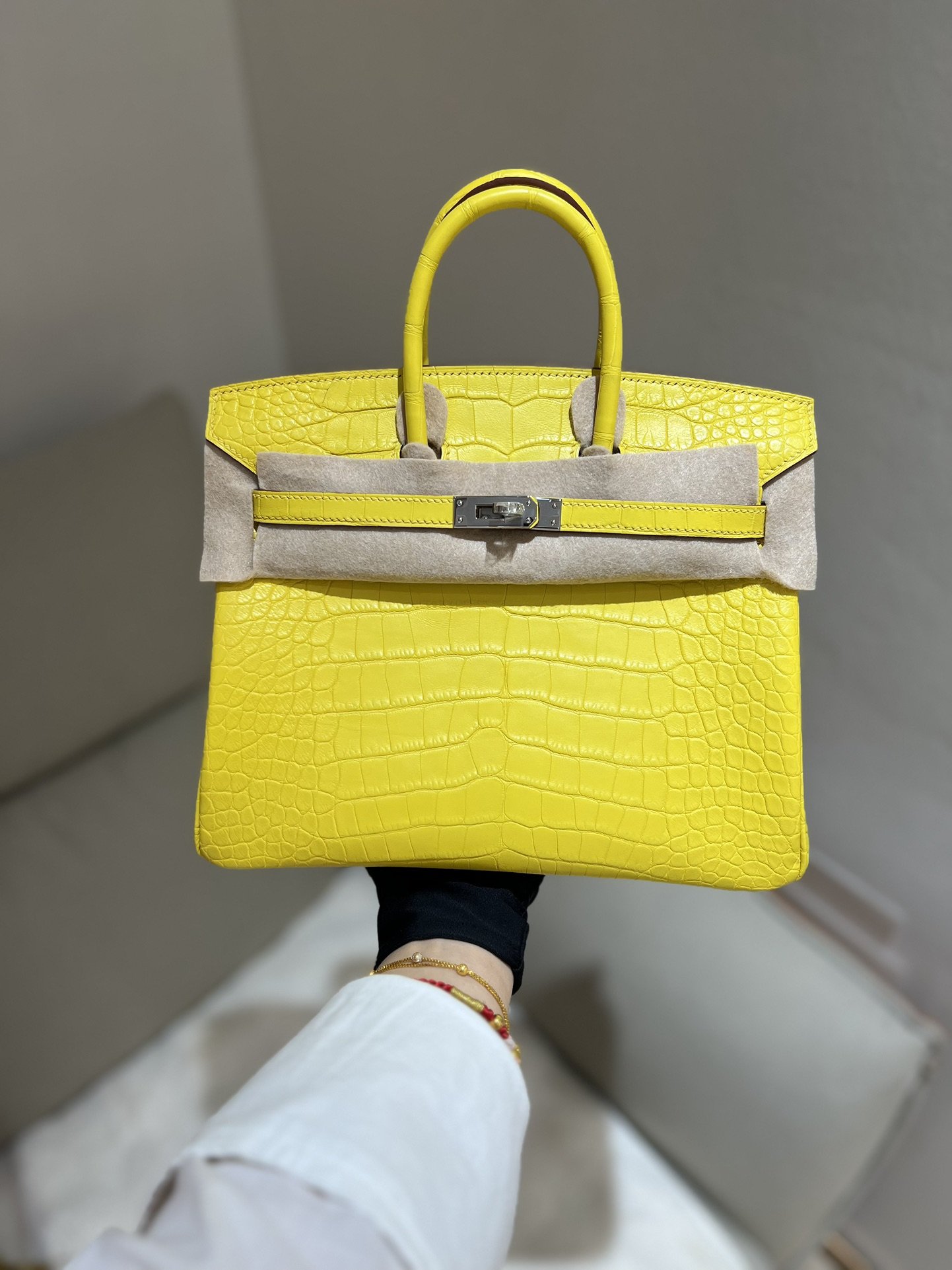 10784.jpg Birkin 25 Beton Matte Alligator - Image 1