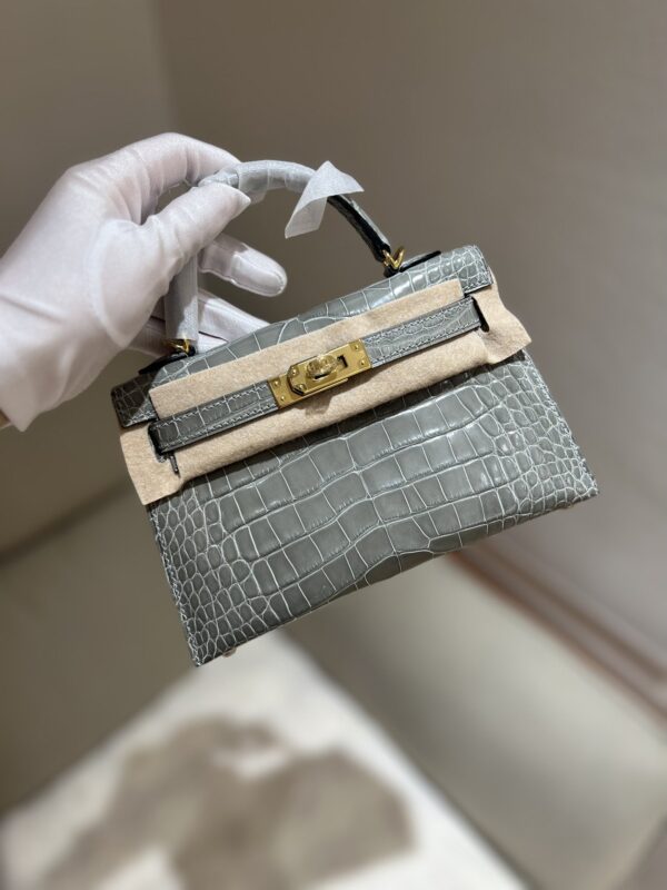 Mini Kelly in Gris Tourterelle Shiny Alligator GHW
