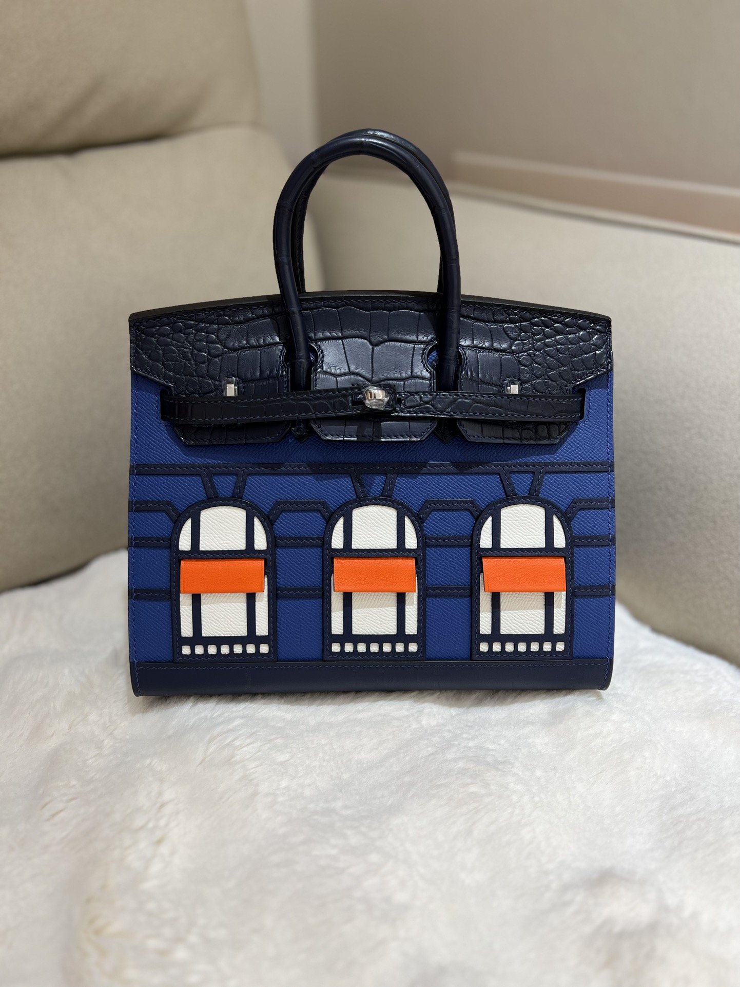 Birkin Faubourg 20 in Noir Crocodile&Blue Epsom - Image 5