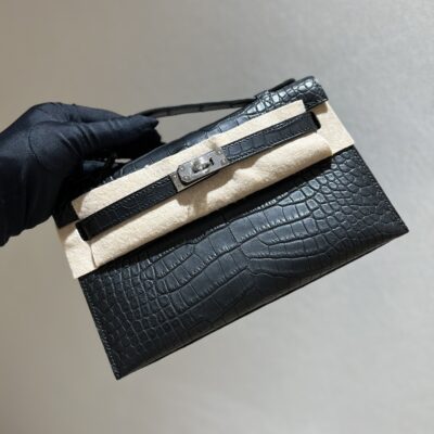 Kelly Pochette in Noir Matte Alligator PHW