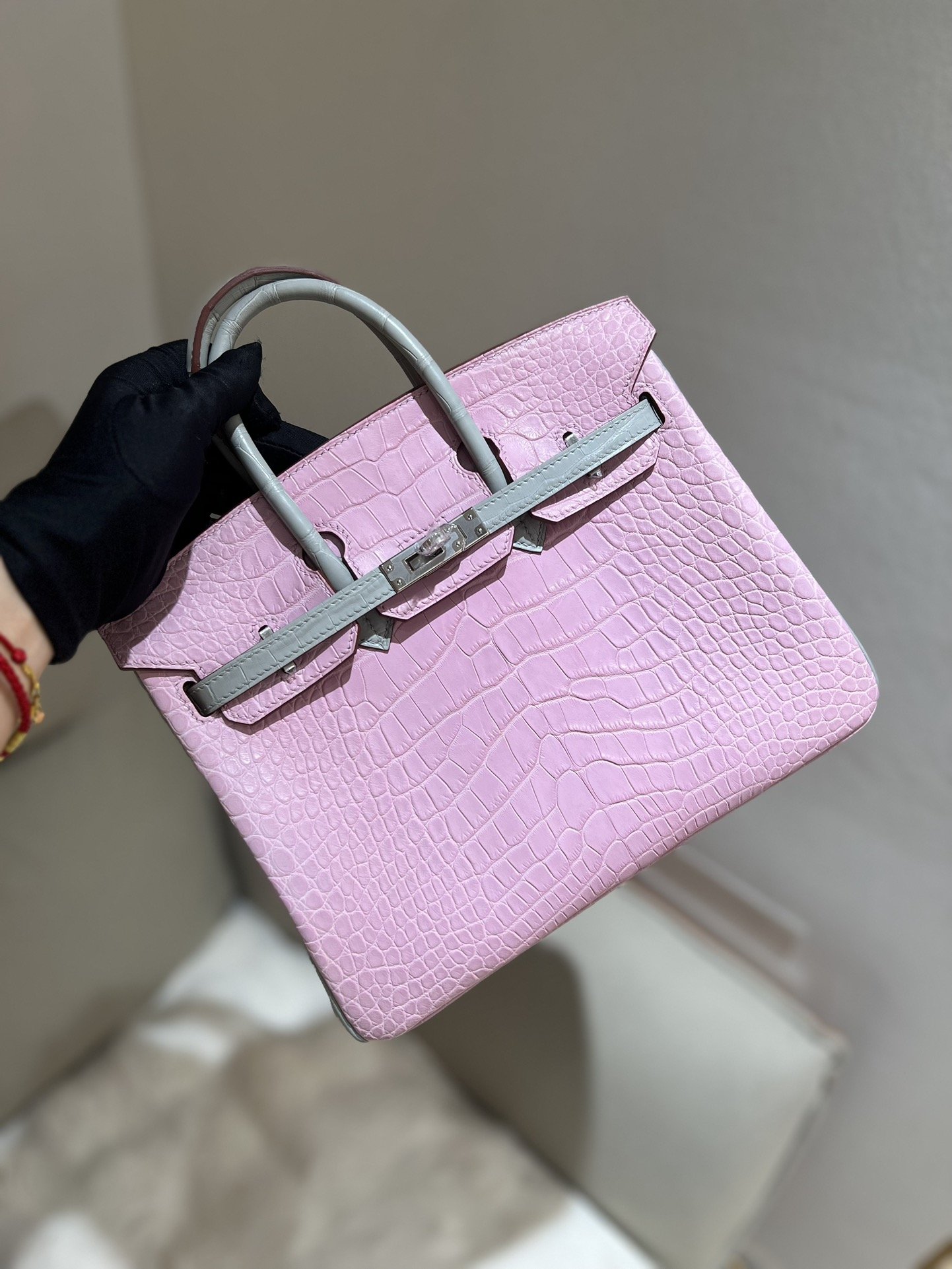 11521.jpg Birkin 25 in Rose Sakura & Gris Perle Matte Alligator - Image 1