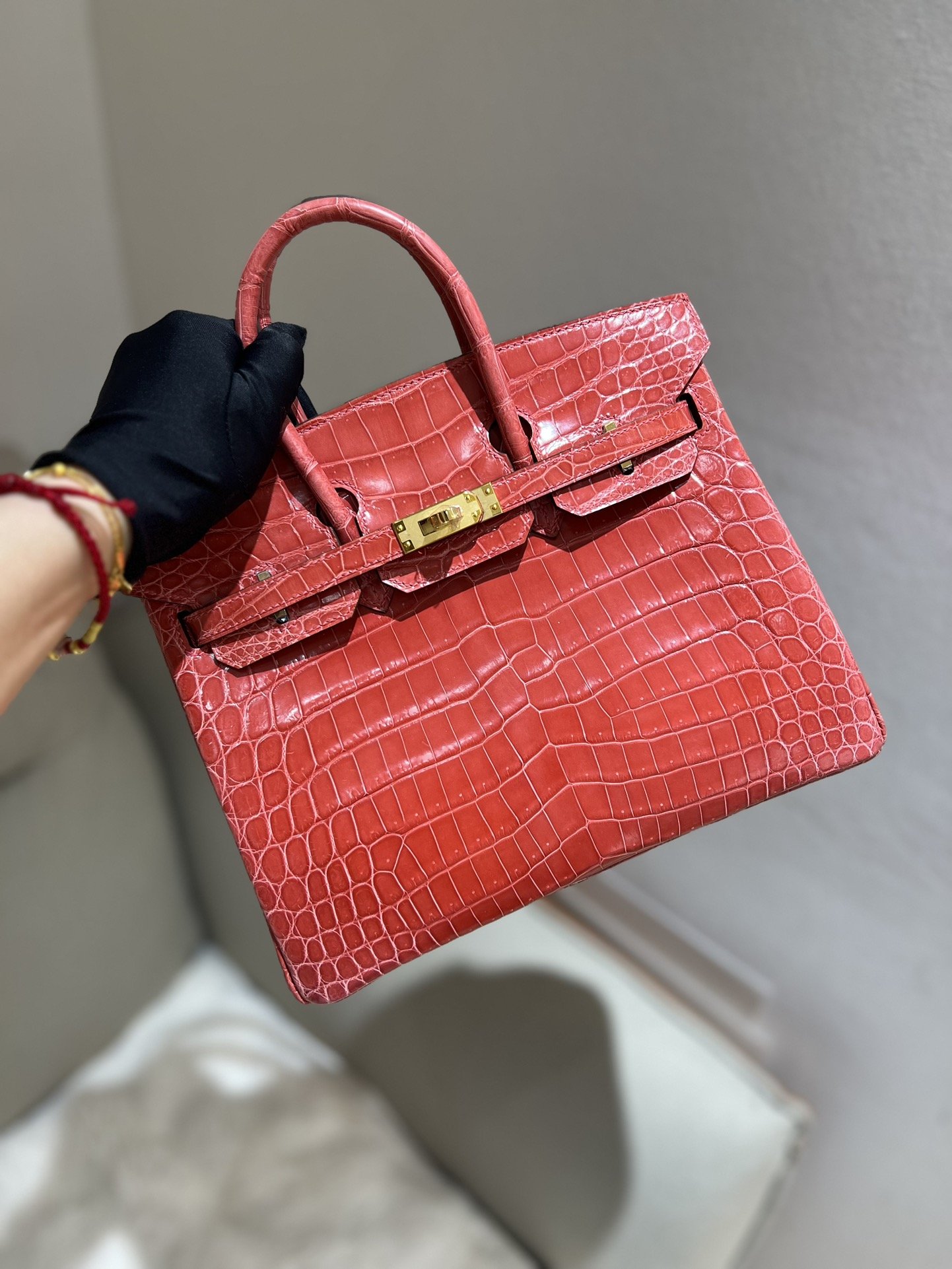 11557.jpg Birkin 25 in Brown Shiny Nile Crocodile - Image 1