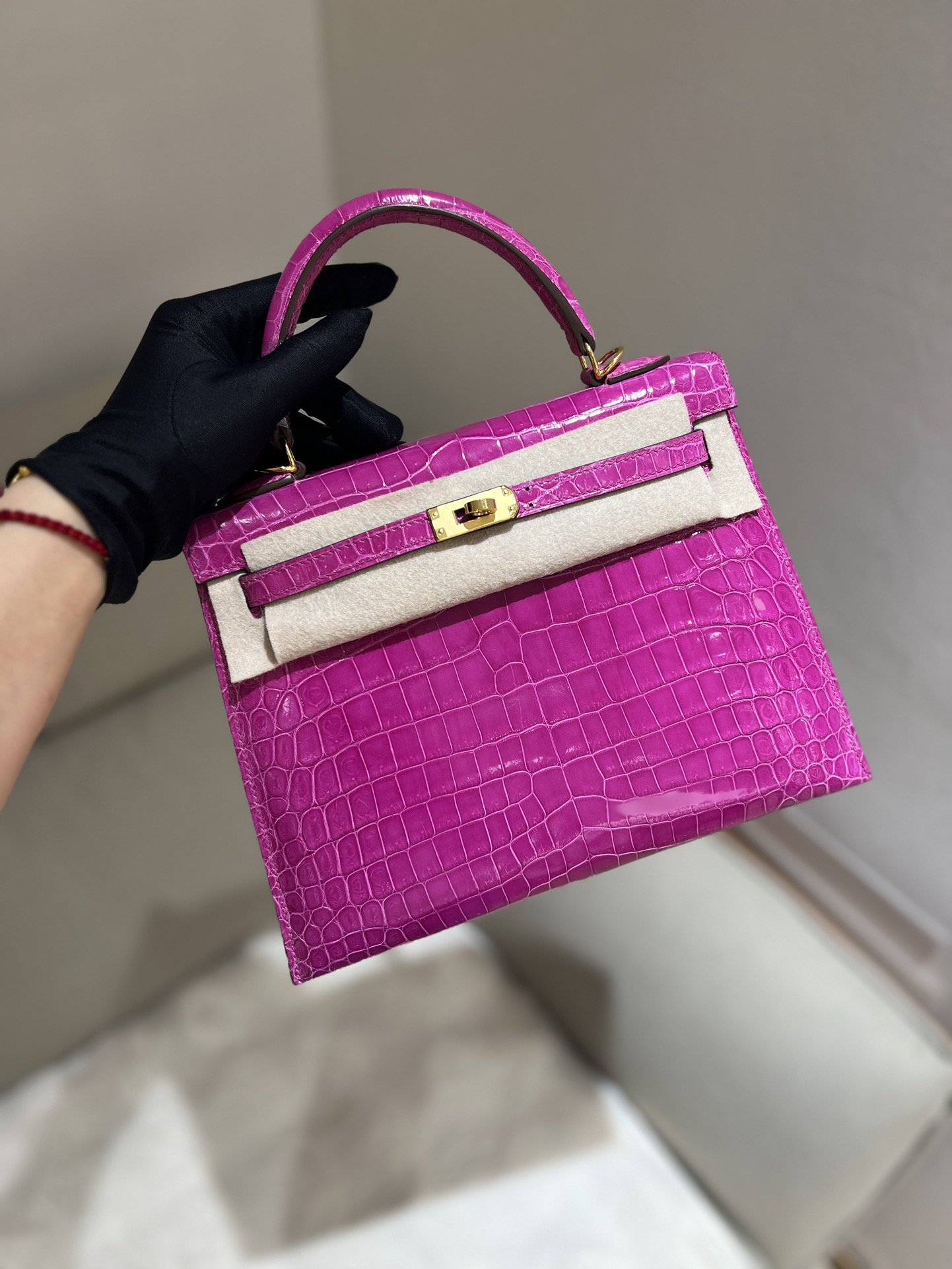 11582.jpg Kelly 25 in Rose Scheherazade Shiny Nile Crocodile - Image 1