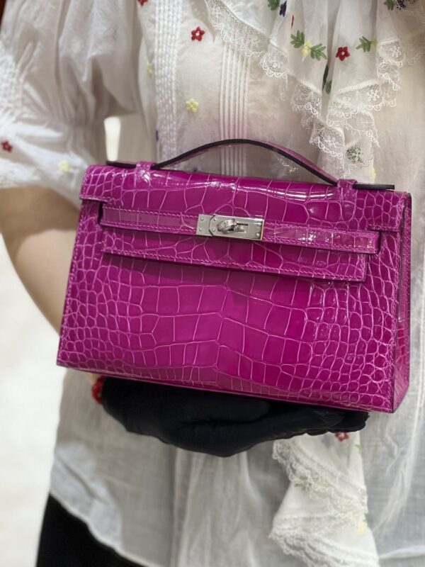 Kelly Pochette in Rose Scheherazade Shiny Alligator