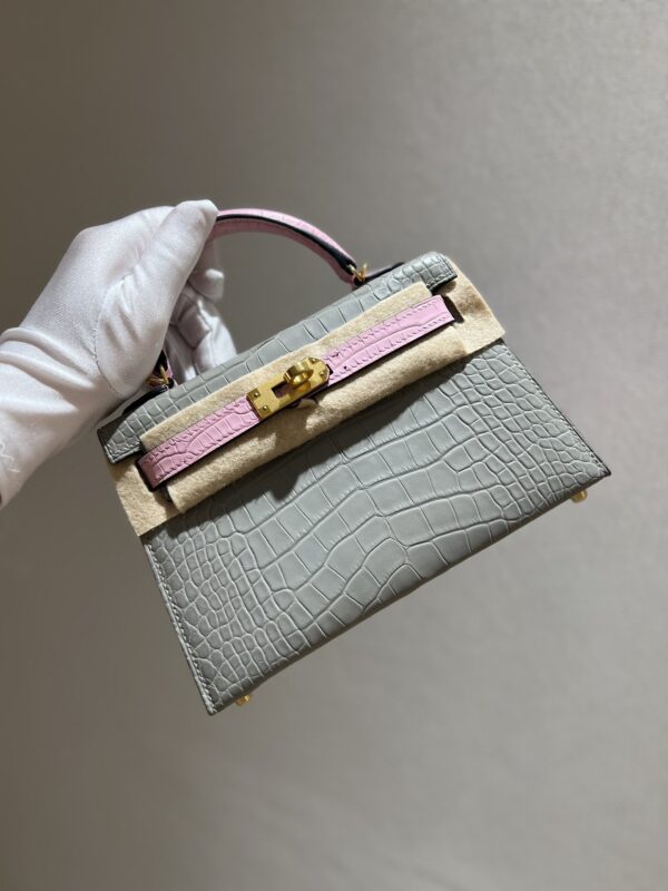 Mini Kelly in Gris Perle & Pink Matte Alligator