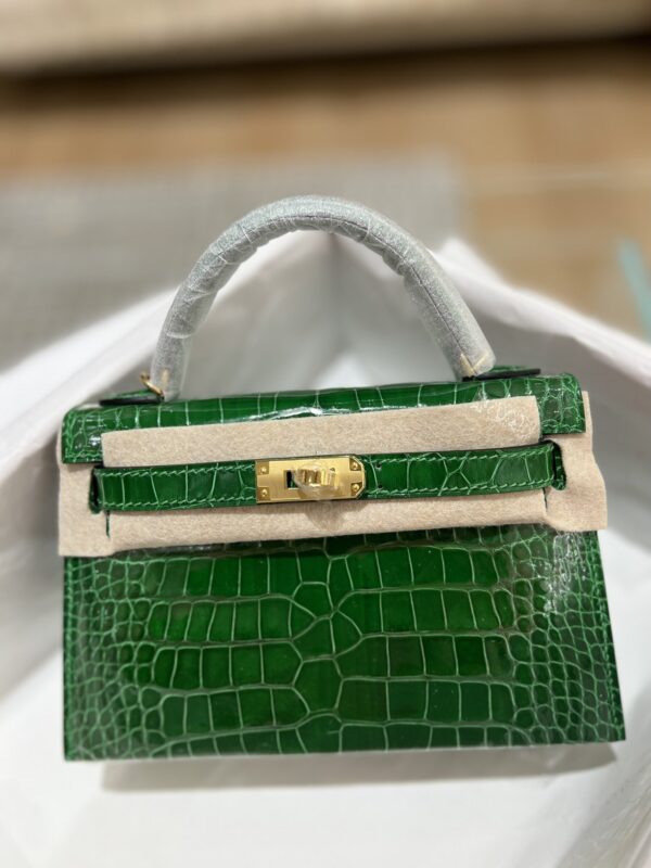 Mini Kelly in Bambou Green Shiny Alligator