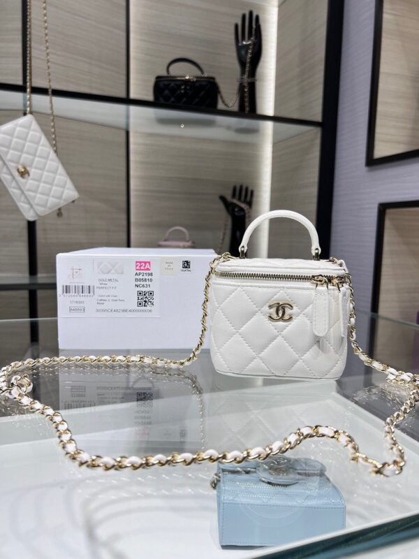 Chanel 22 Box Bag