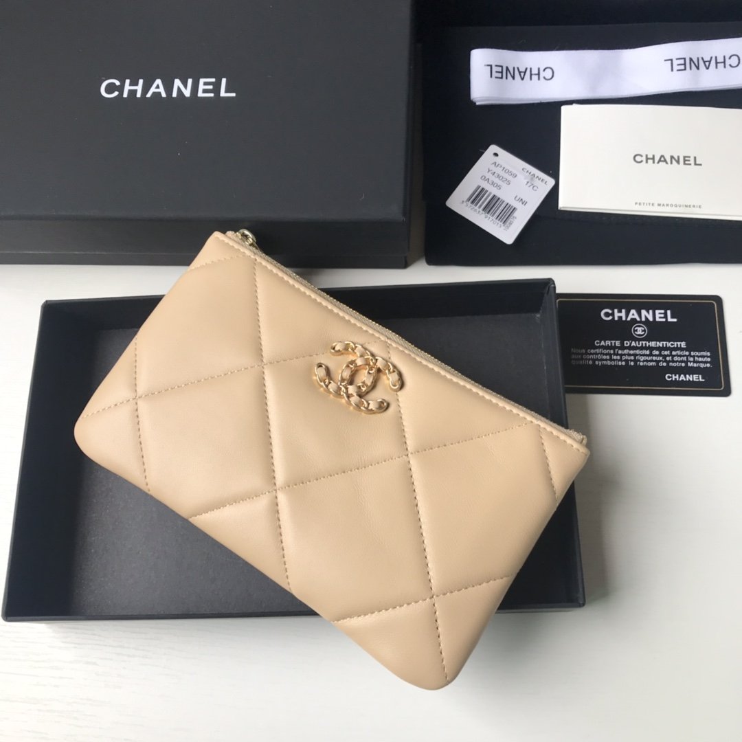 13791.jpg Chanel Small Purse - Image 1