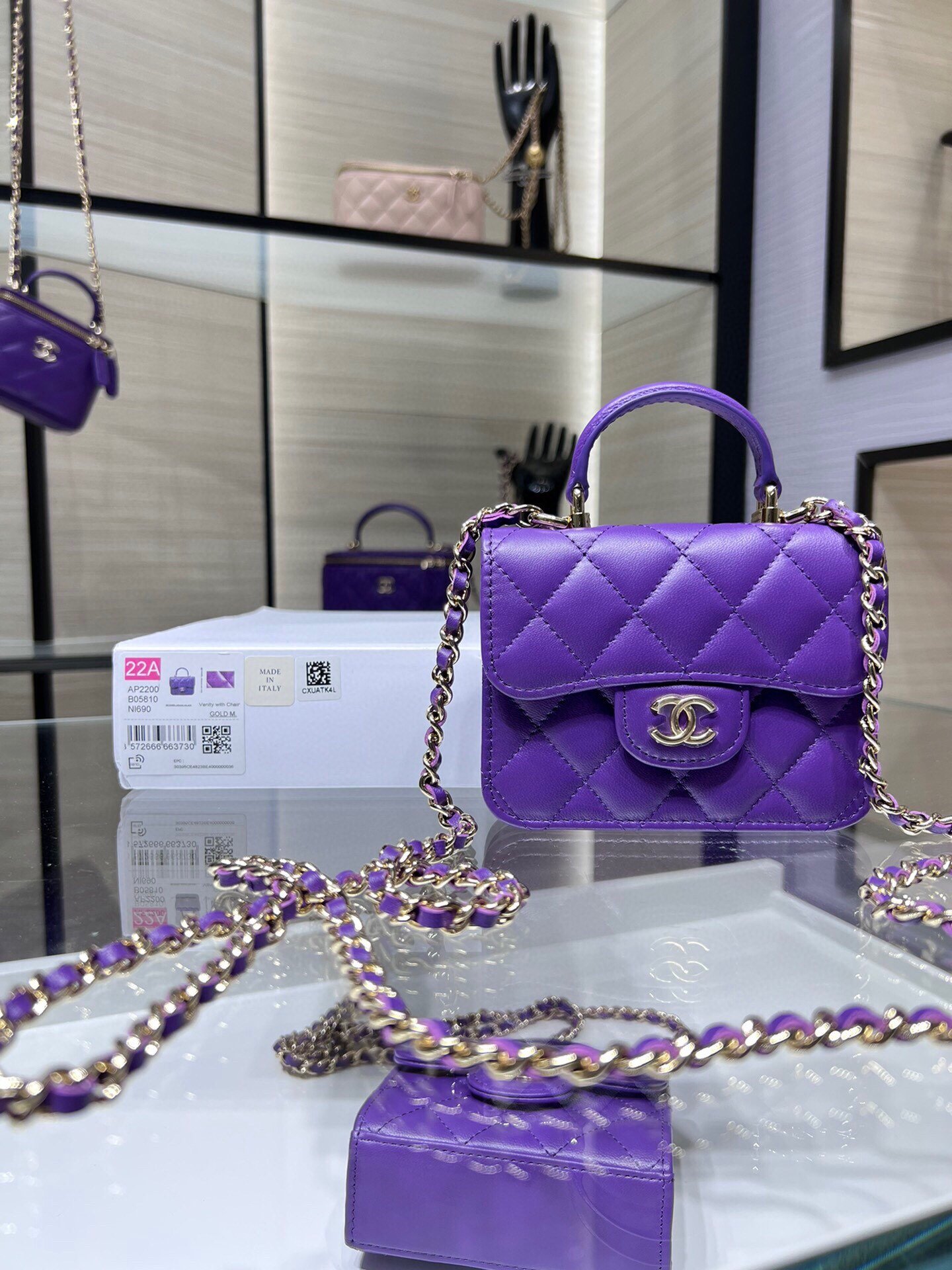 13841.jpg Chanel 22C Bag - Image 1