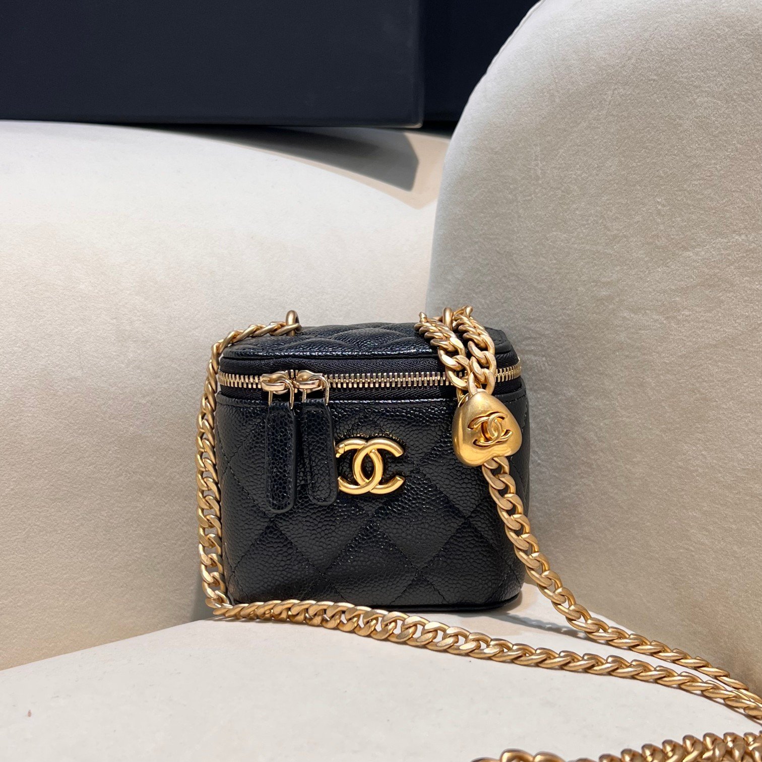 18877.jpg Chanel New 2023 Box Bag - Image 1