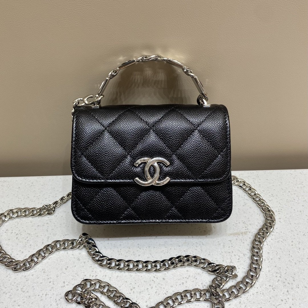 18892.jpg Chanel New 2023 Bag - Image 1