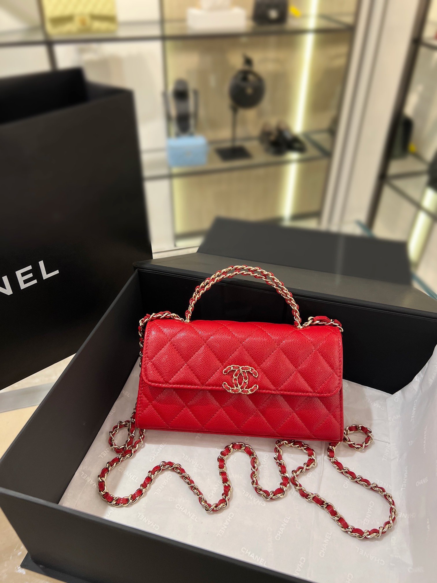 18900.jpg Chanel New 2023 Kelly Red Bag - Image 1