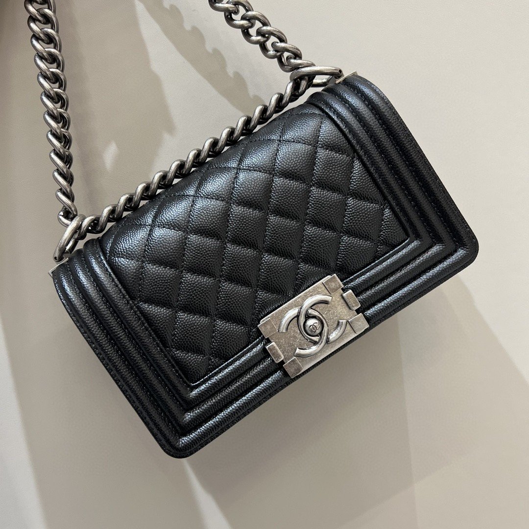 19213.jpg Chanel Leboy 20 Bag - Image 1