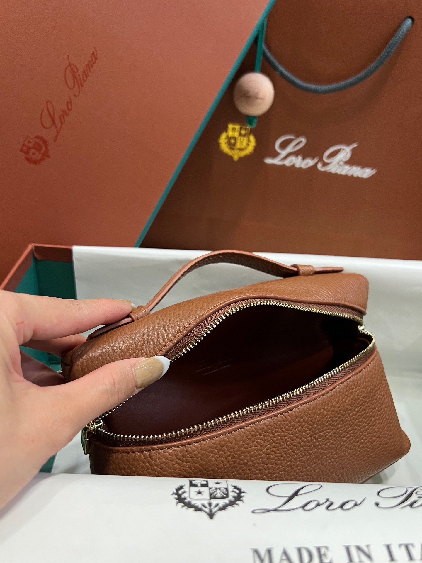 Loro Piana Neo L19 in Golden Brown Leather GHW - Image 4