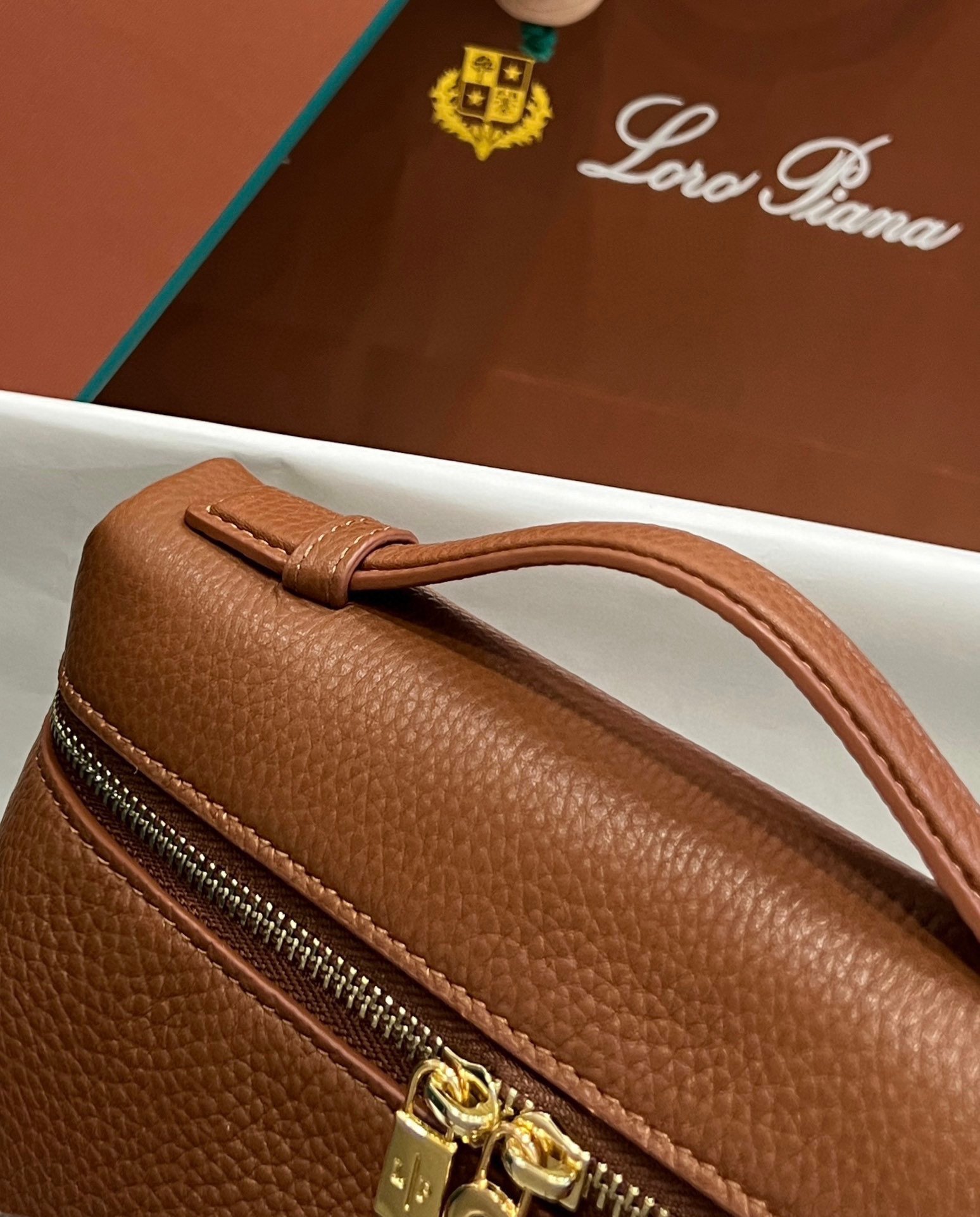 Loro Piana Neo L19 in Golden Brown Leather GHW - Image 5