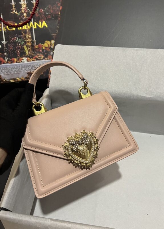 Dolce & Gabbana Heart Bow Chain Handbag