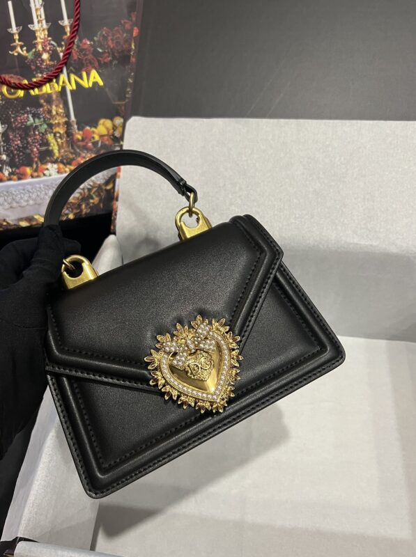 Dolce & Gabbana Heart Bow Chain Handbag