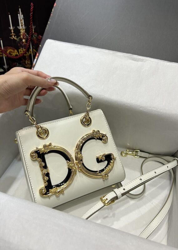 Dolce & Gabbana 20 DG Logo Crossbody Chain Bag