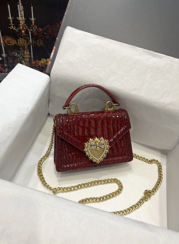 Dolce & Gabbana Heart Bowknot Chain Handbag
