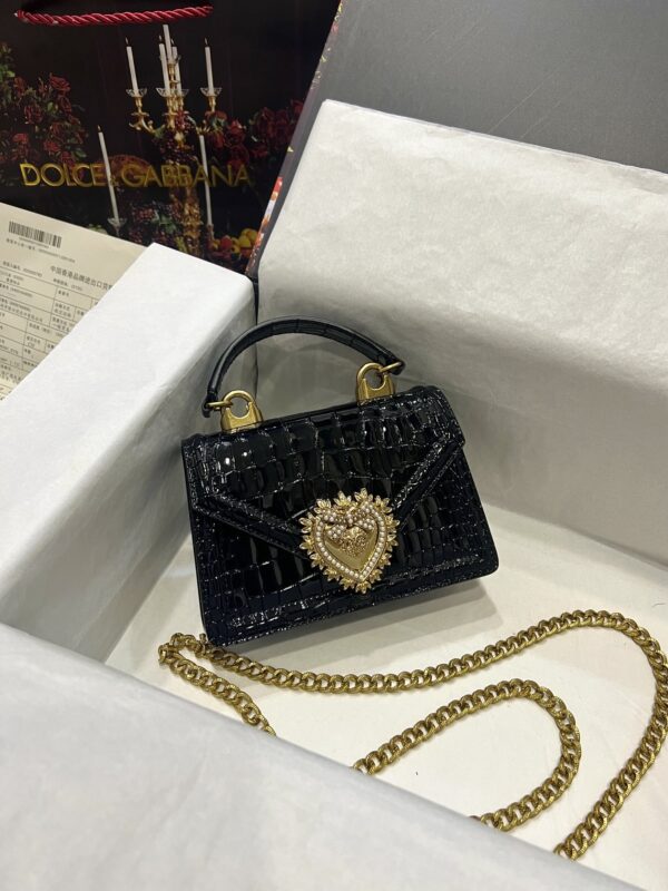 Dolce & Gabbana Heart Bowknot Chain Handbag