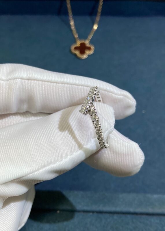 Harry Winston HW Full Diamond Ring, Platinum